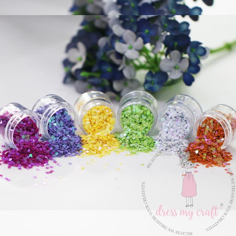 Dress My Crafts - Heart Sequins